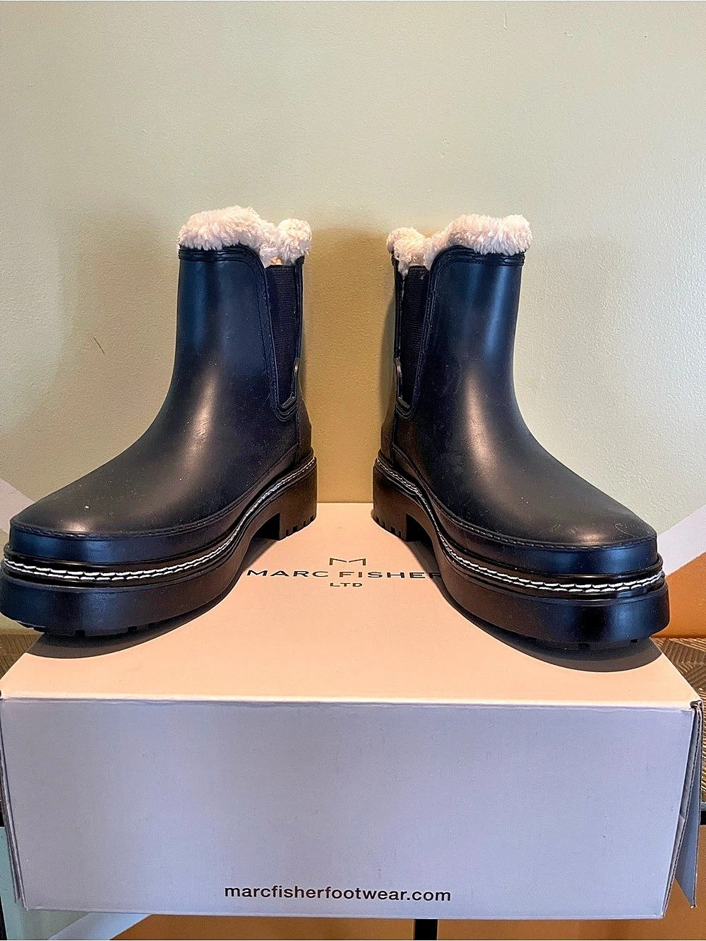 New Marc Fisher Fargo Navy Blue Chelsea Boots US Size 8